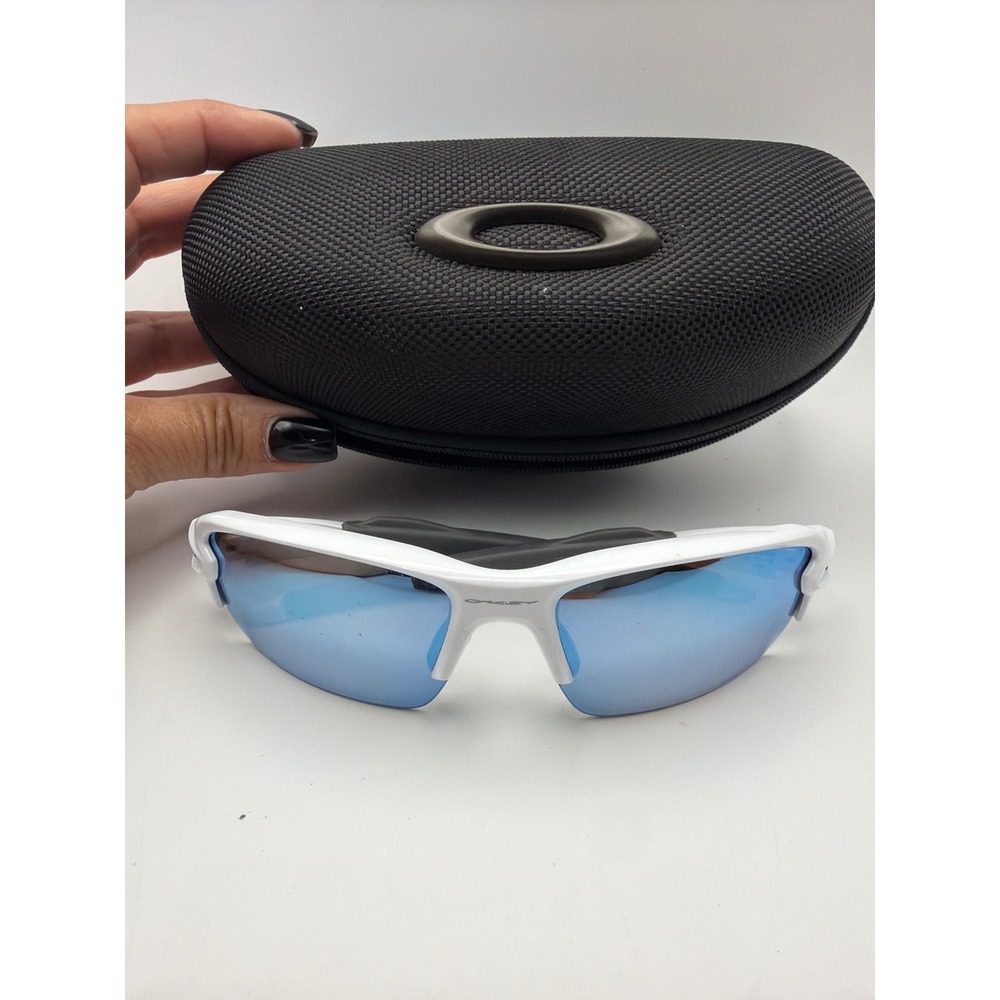 Oakley Flak XS Youth Sunglasses White Prizm Sapphire OJ9005-0659 Sport Case